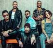Bako, vocalista de la banda, habló con EL COLOMBIANO sobre el concierto en Medellín y el giro emocional y colaborativo de su último disco. FOTO cortesía