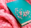 En lo que va del año, los libros de ficción más vendidos en el país son <i>La Vegetariana</i> de Han Kang, <i>Los nombres de Feliza</i> de Juan Gabriel Vásquez y <i>Cien años de soledad</i> y <i>En agosto nos vemos</i> de Gabriel García Márquez. Foto Colprensa.