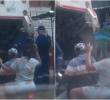 Después de percatarse de que se habían llevado la maqueta, la mamá tomó una moto y se fue detrás del camión de la basura para recuperar la tarea de su hijo del colegio. FOTO: CAPTURA VIDEO REDES SOCIALES