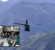 Adelante, la tripulación a cargo del rescate. Atrás,imagen de referencia de un helicóptero de la FAC. Foto: Juan Antonio Sánchez Ocampo y cortesía