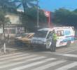 Esta es la ambulancia que fue sorprendida transportando pasajeros como si fuera un transporte colectivo en Cali. FOTO: Cortesía Secretaría de Movilidad de Cali