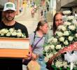 Diocedi (derecha) y otros familiares de Jorge Iván Arias, recibieron los restos y les dieron sepultura. FOTO UBPD