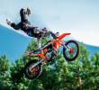 Video | Impresionante salto del medallista olímpico Luc Ackermann entre dos carros en movimiento