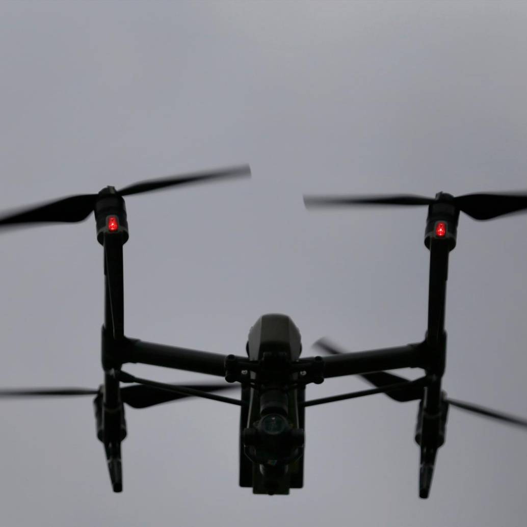 El expresidente Uribe denunció la presencia de drones operados por los disidentes en zona rural de Jamundí. Imagen de referencia. FOTO COLPRENSA
