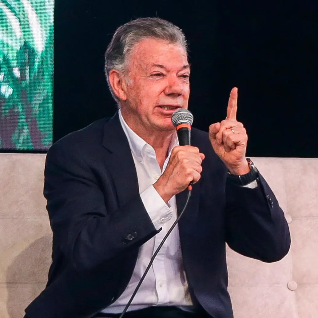 Aunque Santos insiste en su independencia, analistas advierten que su voz podría incidir en el debate electoral y legitimar a ciertos sectores. FOTO: COLPRENSA Aunque Santos insiste en su independencia, analistas advierten que su voz podría incidir en el debate electoral y legitimar a ciertos sectores. FOTO: COLPRENSA