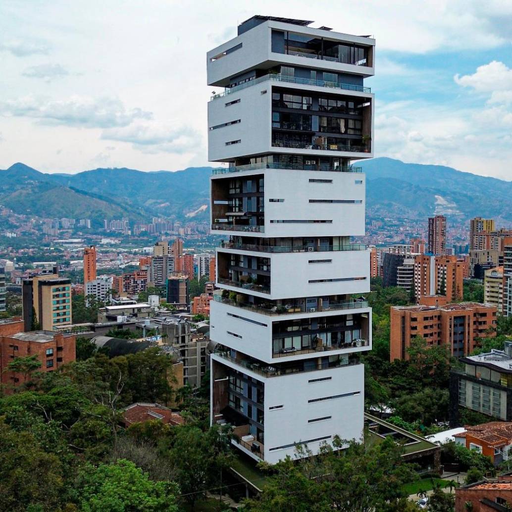 El Energy Living es uno de los edificios más lujosos donde Bradley Hinkelman tiene apartasuites. FOTOS: EL COLOMBIANO Y LINKEDIN