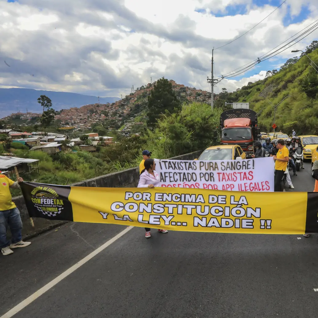 Imagen de referencia de una manifestación de taxistas en la ciudad de Medellín. Foto: Esneyder Gutiérrez Imagen de referencia de una manifestación de taxistas en la ciudad de Medellín. Foto: Esneyder Gutiérrez