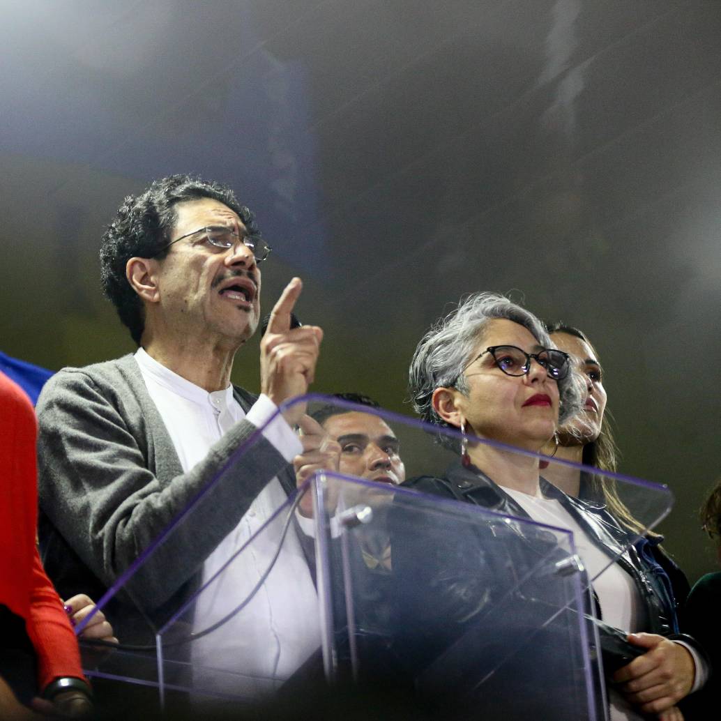 Bogotá. Octubre 26 de 2025. Ivan Cepeda celebra junto a sus simpatizantes, tras haber sido seleccionado como el candidato oficial del Pacto Histórico para las elecciones presidenciales del 2026. (Colprensa - Lina Gasca) Bogotá. Octubre 26 de 2025. Ivan Cepeda celebra junto a sus simpatizantes, tras haber sido seleccionado como el candidato oficial del Pacto Histórico para las elecciones presidenciales del 2026. (Colprensa - Lina Gasca)