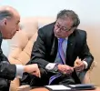 Álvaro Leyva y Gustavo Petro. <b>Foto: </b>COLPRENSA