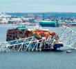 Las autoridades investigan por qué el choque de un barco rompió tantas las capas de acero que componían el puente. FOTO: AFP