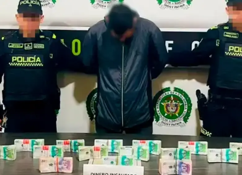 Andaba caleto por Manrique, pero no supo explicar el origen de plata