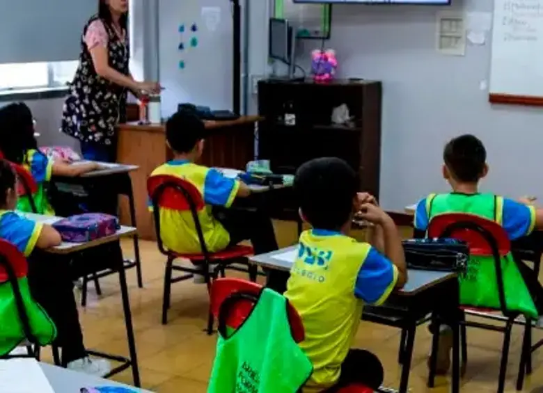 Atención: a los estudiantes les tocará ver nueva materia en 2026 en Colombia