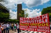 Diversos líderes de oposición pertenecientes al Centro Democrático apoyaron e hicieron parte de esta manifestación. Foto: Julio Herrera. 