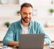 Las empresas en Colombia buscan fortalecer su talento bilingüe y han abierto más de 600 vacantes disponibles en Magneto Empleos. FOTO: GETTY