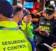 En el operativo fueron incautadas armas blancas y estupefacientes. FOTO Alcaldía de Medellín