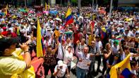 Con arengas piden que el gobierno de un paso atrás a la reforma tributaria. Foto: Julio Herrera. 