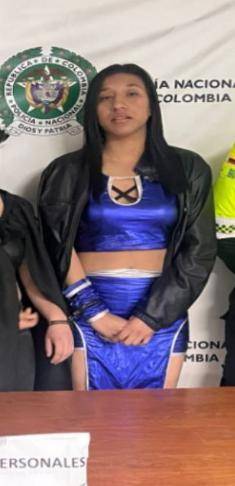 Kleidymar Paola Fernández , también conocida como “la mujer del disfrazs azul” es señalada por la Fiscalía como presunta determinadora del crimen. FOTO: Policía.