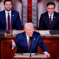 La administración de Donald Trump anunció que iniciará una investigación por la presunta amenaza de muerte de su exjefe del FBI, James Comey, contra el presidente republicano. FOTO: Getty vía AFP