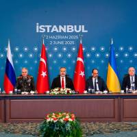 Delegaciones de Rusia y Ucrania se reunieron nuevamente en Estambul, esto tras tres años de guerra, siendo este uno de los mayores conflictos en Europa desde la Segunda Guerra Mundial. Foto: GETTY