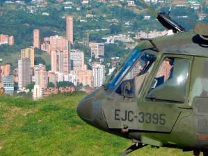 Este es el helicóptero accidentado. La aeronave prestaba abastecimiento a las tropas en el sur de Bolívar. FOTO: Colprensa