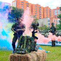Los morrales fueron entregados en un acto que tuvo lugar en las instalaciones de la Cuarta Brigada. FOTO: GOBERNACIÓN