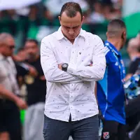 El entrenador antioqueño Alejandro Restrepo, de 43 años, llegó al Medellín en agosto del 2024. FOTO: MANUEL SALDARRIAGA