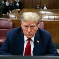 Donald Trump es el primer expresidente de la historia en Estados Unidos en sentarse en el banquillo en un proceso penal. FOTO: Getty Images