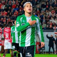 El delantero Juan Camilo Hernández ha marcado en tres de los últimos cuatro partidos del Betis en España. Foto: tomada del x de @RealBetis