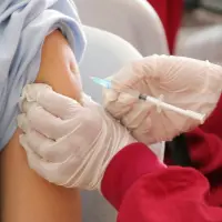 Aunque los tratamientos han aumentado la esperanza de vida de los pacientes, todavía falta camino para superar el desafío del sida. FOTO: Agencia Sinc