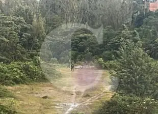El CTI de la Fiscalía de Rionegro realizó la inspección técnica al cadáver y asumió la investigación para esclarecer las circunstancias del crimen. FOTO: Cortesía Mi Oriente. El CTI de la Fiscalía de Rionegro realizó la inspección técnica al cadáver y asumió la investigación para esclarecer las circunstancias del crimen. FOTO: Cortesía Mi Oriente.