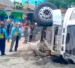 ¡Qué caos! Camión se volcó en la autopista Medellín-Bogotá