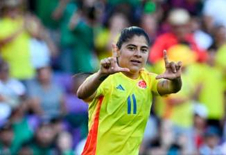 Catalina Usme, goleadora de la Selección Colombia, marcó para el triunfo ante México. FOTO AFP