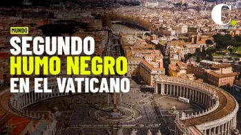 Segundo humo negro en el Vaticano: el mundo espera al nuevo papa