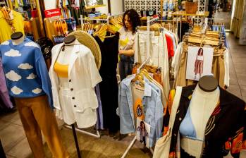 La categoría de prendas de vestir observó una reducción de 16,7% en ventas ene enero, según el Dane. FOTO Julio César Herrera