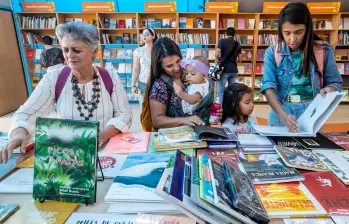 El auge de los dispositivos móviles ha ayudado a democratizar la lectura, pero también ha disminuido la predisposición a la concentración. Foto EL COLOMBIANO. 