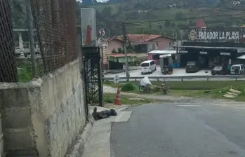 Este asesinato ocurrió en la mañana de este martes en el barrio La Playa, de Rionegro, siendo el cuarto en este municipio en dos días. FOTO: CORTESÍA MI ORIENTE