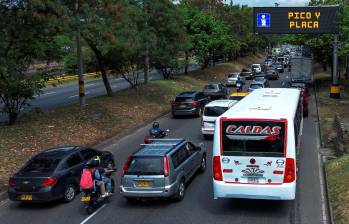 Con la medida del pico y placa se busca disminuir lo máximo posible las congestiones vehiculares en las vías del Valle de Aburrá. FOTO: MANUEL SALDARRIAGA