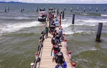 Salida de migrantes desde el puerto de Necoclí, en el Urabá antioqueño. Foto: Manuel Saldarriaga Quintero