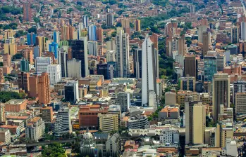 La actualización catastral en Medellín permite identificar, valorar y organizar los predios, base clave para el cobro del impuesto predial y la planeación urbana. FOTO Camilo Suárez