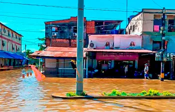Así se ven las calles del municipio de El Bagre, Bajo Cauca antioqueño, por cuenta de los desbordamientos de dos ríos. FOTO: CORTESÍA ALCALDÍA DE EL BAGRE