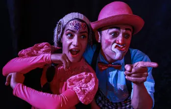 El arte circense es uno de los más apreciados en Medellín. Por eso la ciudad cuenta con un festival anual que celebra la risa y los malabares. FOTO EL COLOMBIANO