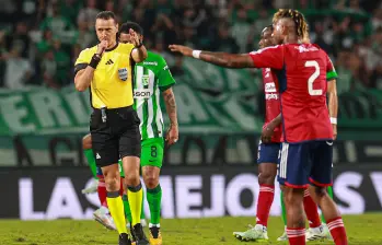 El árbitro antioqueño Wilmar Roldán es el juez que más expulsiones tiene en su registro en el torneo Clausura del fútbol colombiano. Foto: Manuel Saldarriaga El árbitro antioqueño Wilmar Roldán es el juez que más expulsiones tiene en su registro en el torneo Clausura del fútbol colombiano. Foto: Manuel Saldarriaga