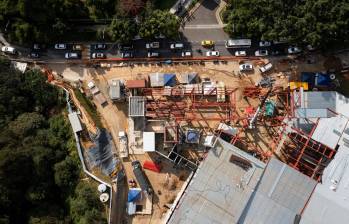 Aspecto de las obras del almacén que la cadena PriceSmart levanta en El Poblado, en febrero de 2023. FOTO: MANUEL SALDARRIAGA QUINTERO 