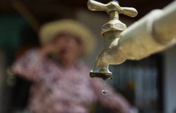 Imagen de referencia sobre la escasez de agua en algunos sectores de San Cristóbal. Foto: Manuel Saldarriaga Quintero