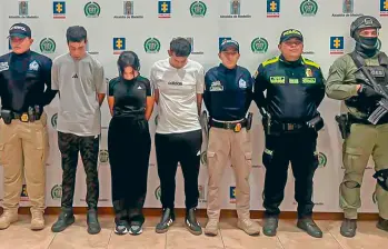 Los tres extranjeros capturados dentro de un edificio en Envigado no solo se estarían ocultando de las autoridades venezolanas por delitos del Tren del Llano. FOTO CORTESÍA POLICÍA NACIONAL
