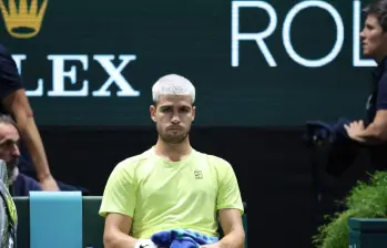Carlos Alcaraz fue eliminado en su debut en el Masters de París por el británico Cameron Norrie, tras un partido que calificó como uno de los peores de su temporada. FOTO: AFP.  Carlos Alcaraz fue eliminado en su debut en el Masters de París por el británico Cameron Norrie, tras un partido que calificó como uno de los peores de su temporada. FOTO: AFP.