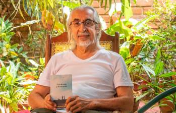 ‘Días de aire y de recuerdo’ es el cuarto libro del poeta Ruben Darío Lotero, quien es reconocido desde los años 80 por haber hecho parte de la revista Acuarimántima Foto Esneyder Gutiérrez.