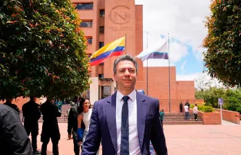 La Ley 1475 de 2011 podría dejar inhabilitado a Quintero, pues quien se inscribe en una consulta no puede lanzarse luego por fuera de ella en el mismo proceso electoral. FOTO: COLPRENSA La Ley 1475 de 2011 podría dejar inhabilitado a Quintero, pues quien se inscribe en una consulta no puede lanzarse luego por fuera de ella en el mismo proceso electoral. FOTO: COLPRENSA