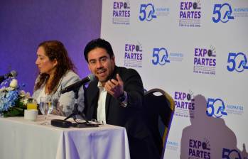 Carlos Pineda, presidente de Asopartes, presentó la feria Expopartes 2025. FOTO: Cortesía Asopartes