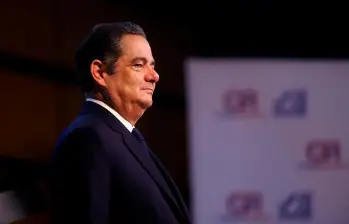 Aunque su estado generó preocupación reciente, el entorno del ex vicepresidente asegura que está estable y continúa con su proceso médico, tras meses alejado de la vida pública. FOTO: COLPRENSA